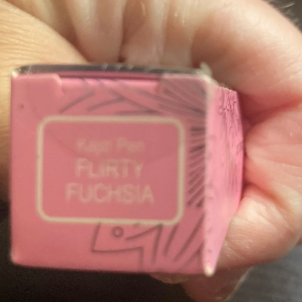 Pop Beauty kajel Pen in flirty Fushia. New in box. Eye liner + smudger